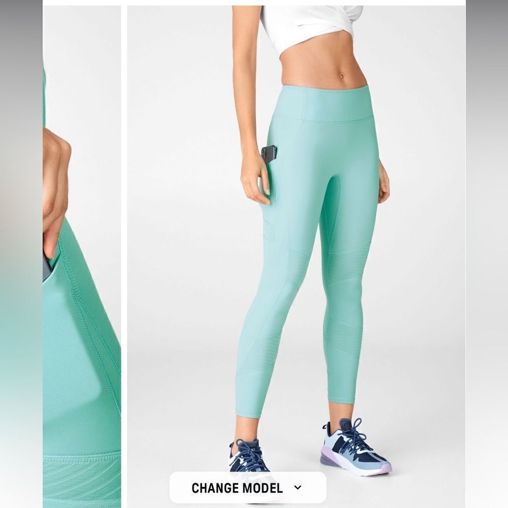 Fabletics Anywhere Motion365® High-Waisted Moto 7/8 Legging in Casper